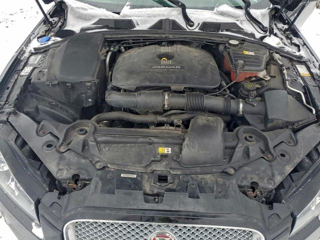 Jaguar XF 2.0t Premium Image 12