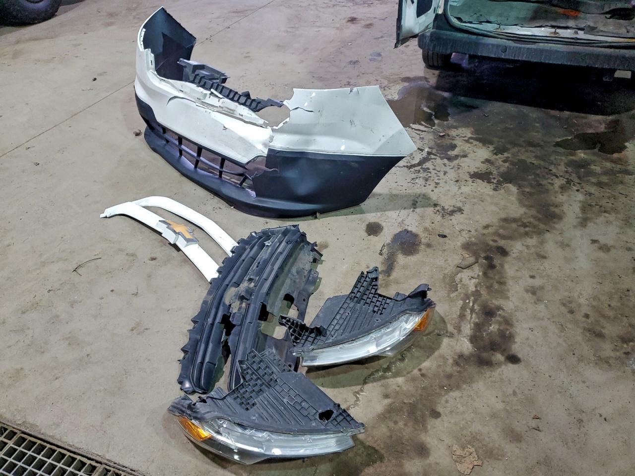 Chevrolet Express Lt Image 12