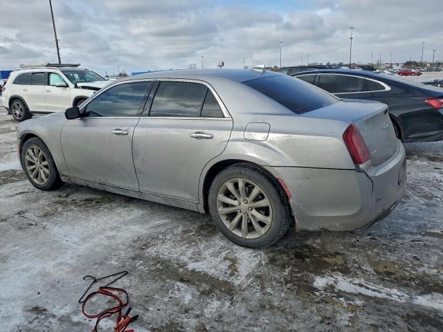Chrysler 300 Limited Image 3