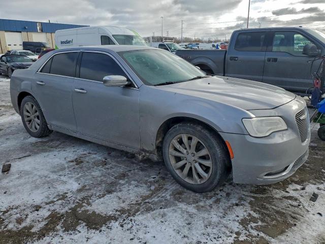 Chrysler 300 Limited Image 4