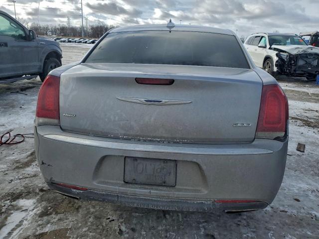 Chrysler 300 Limited Image 6