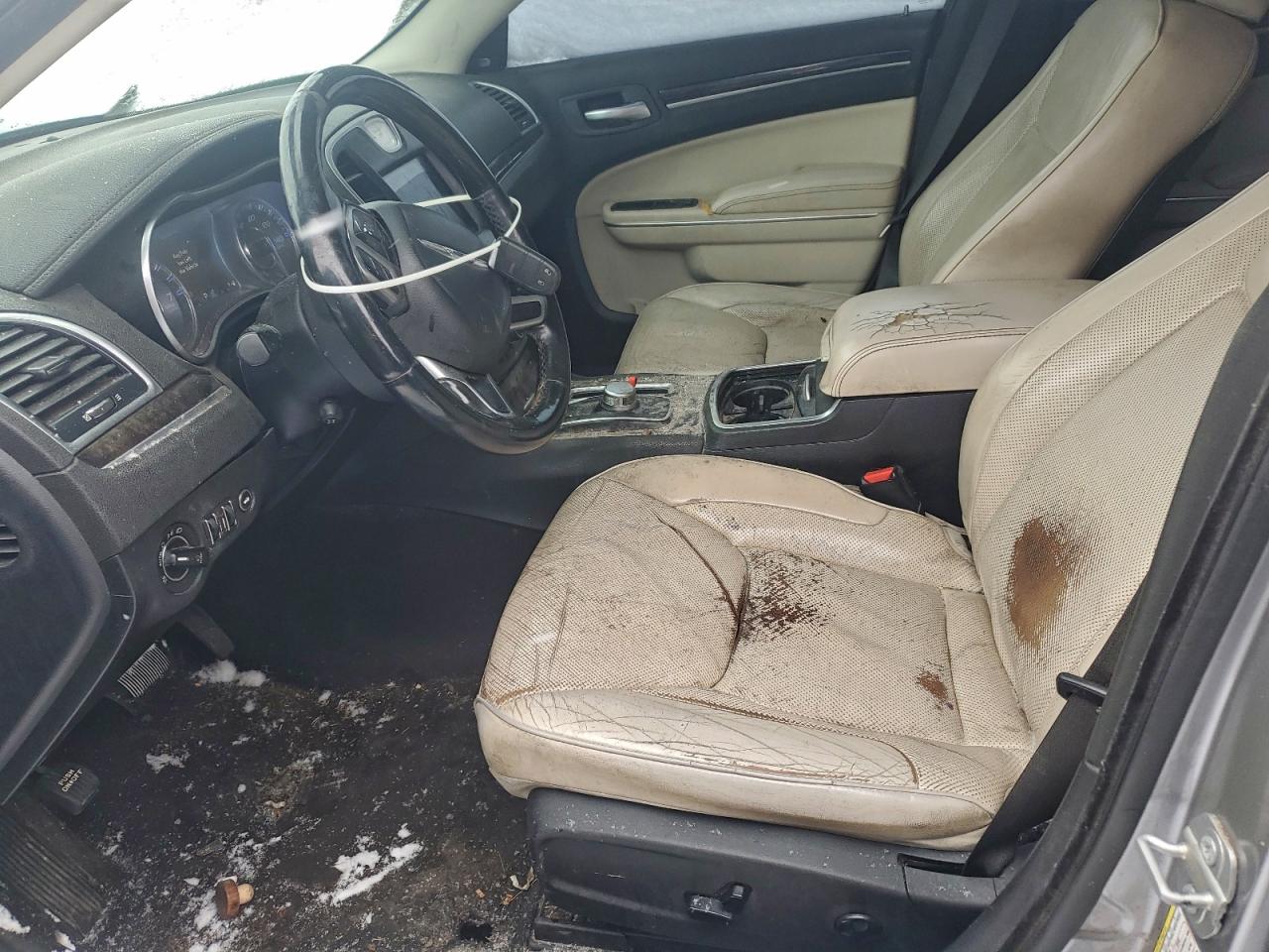 Chrysler 300 Limited Image 7