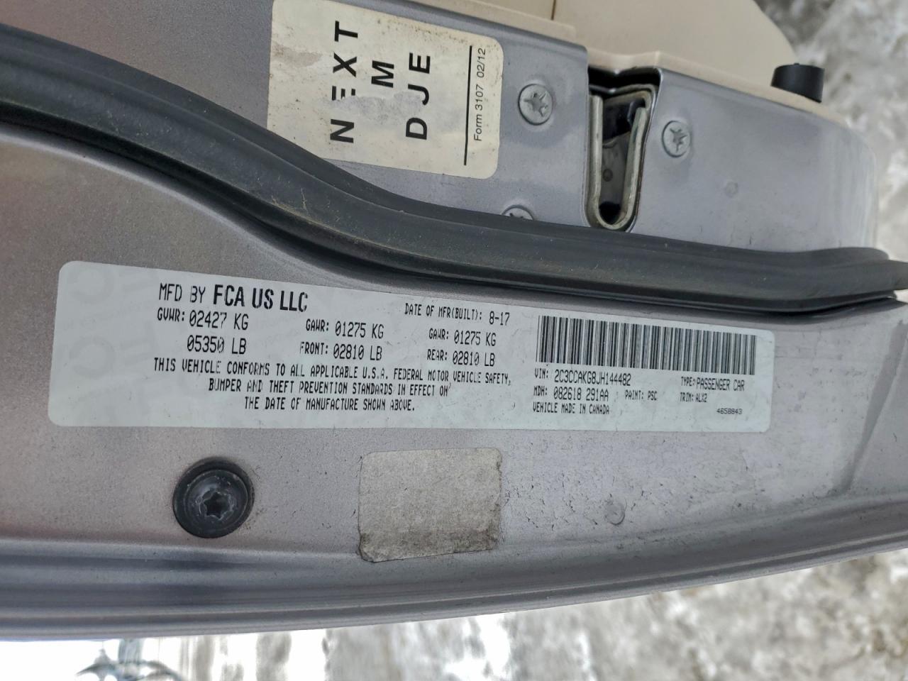 Chrysler 300 Limited Image 10