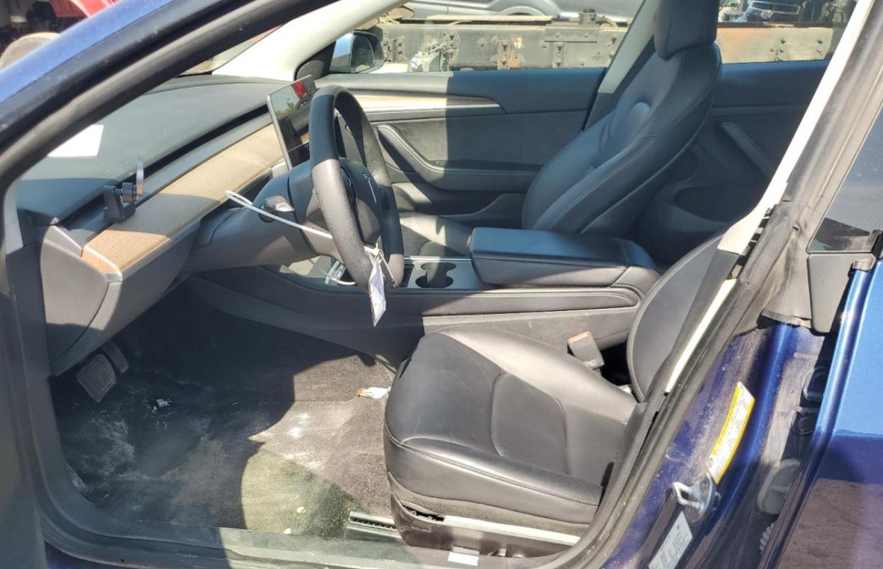 Tesla Model 3 Image 4