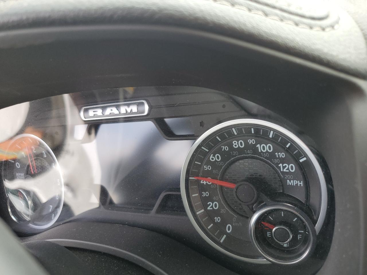 Ram 1500 Laramie Image 3