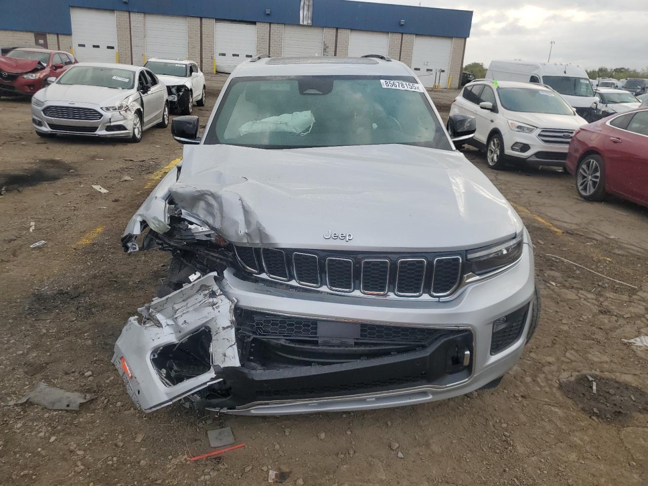 Jeep Grand Cherokee L Overland Image 10