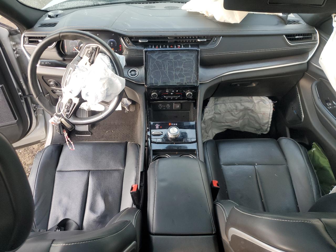 Jeep Grand Cherokee L Overland Image 9