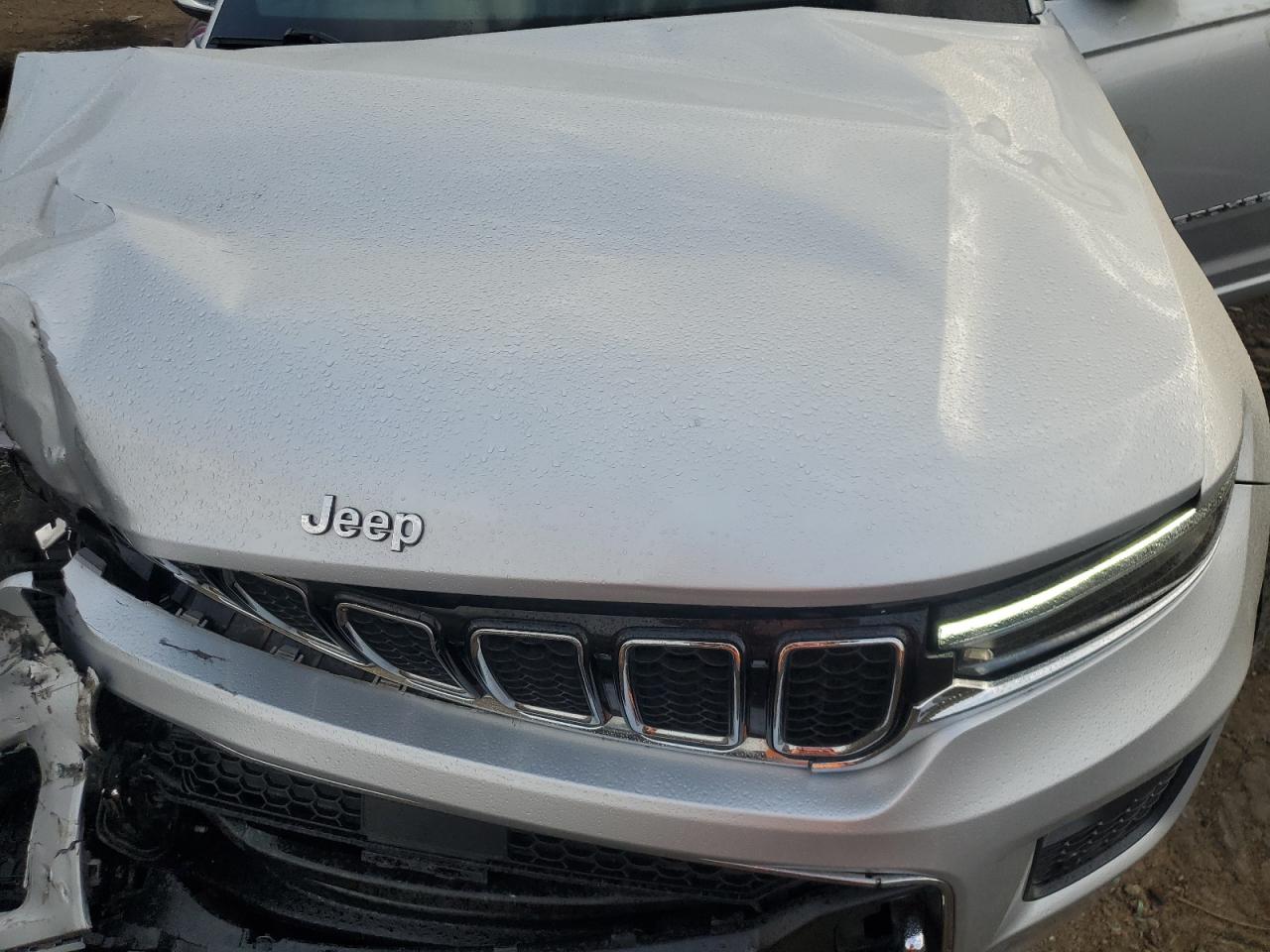 Jeep Grand Cherokee L Overland Image 13