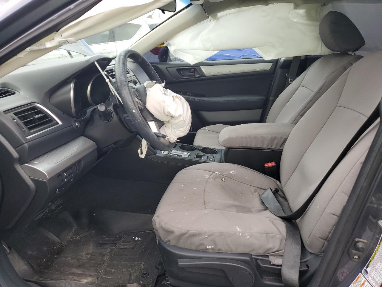 Subaru Outback 2.5i Image 8