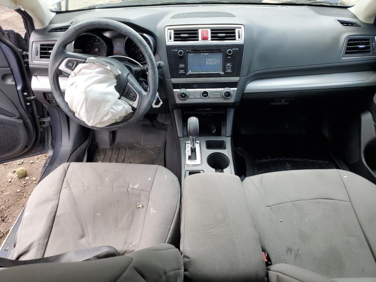 Subaru Outback 2.5i Image 12