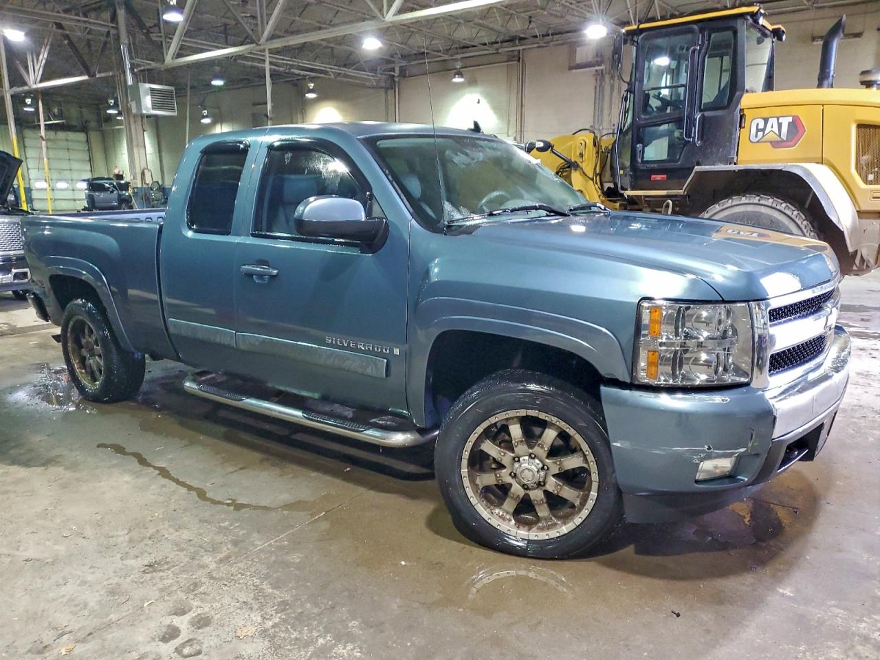 Chevrolet Silverado K1500 Image 12