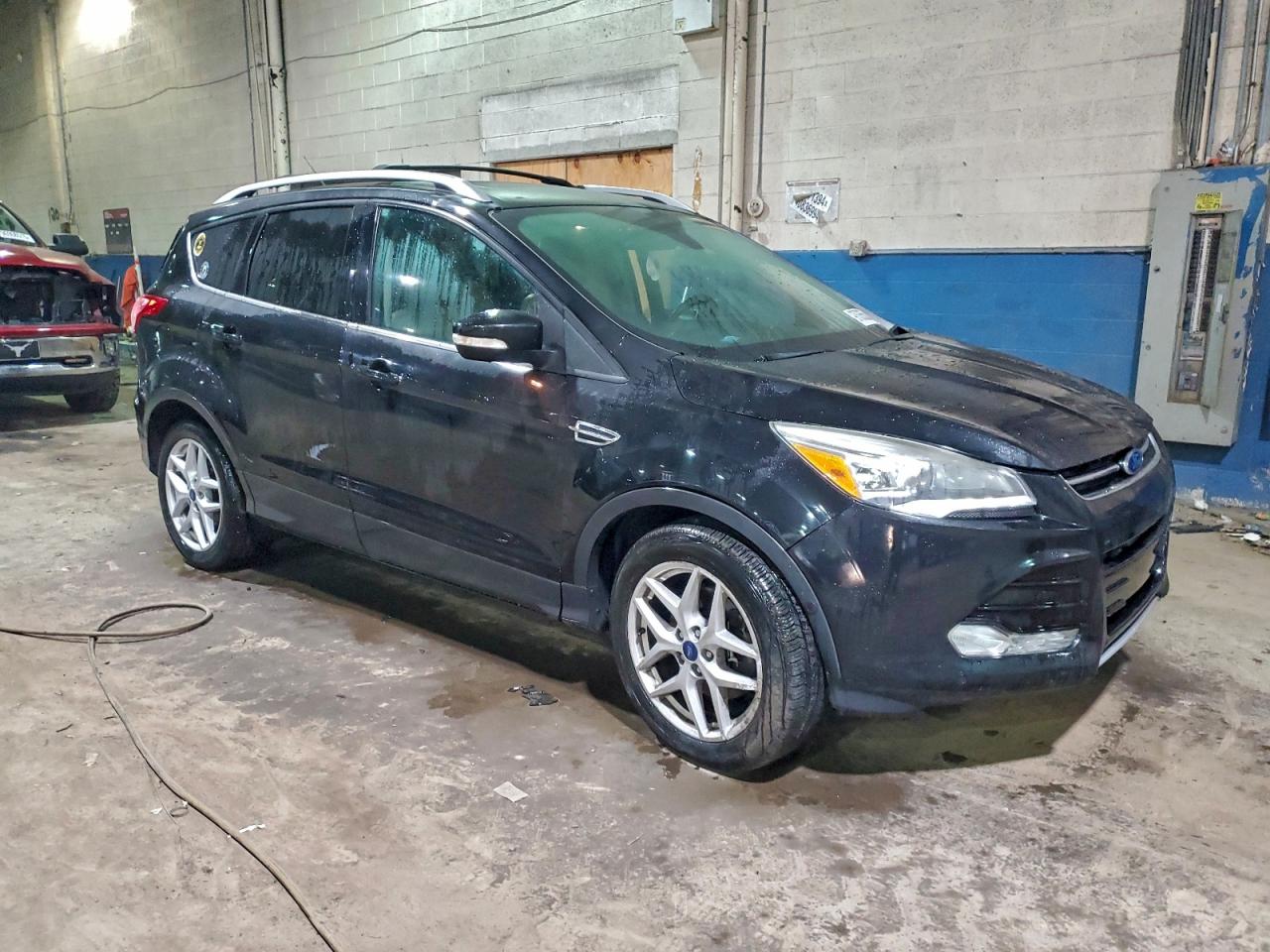 Ford Escape Titanium Image 13