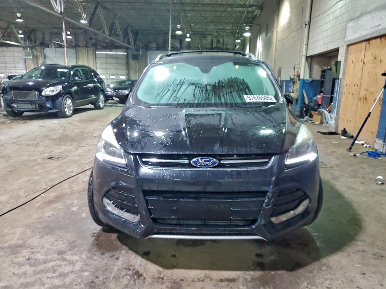 Ford Escape Titanium Image 12