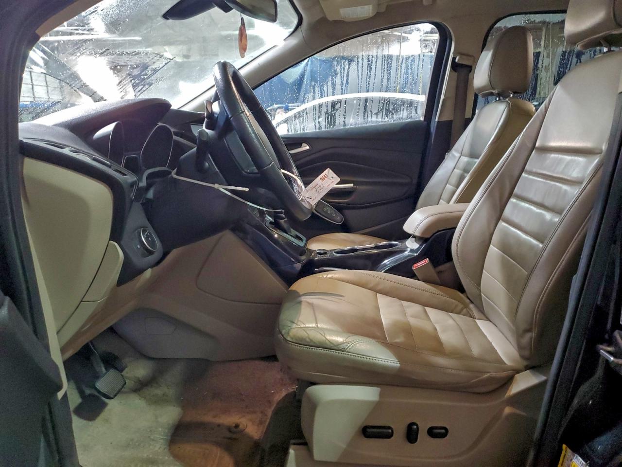 Ford Escape Titanium Image 3