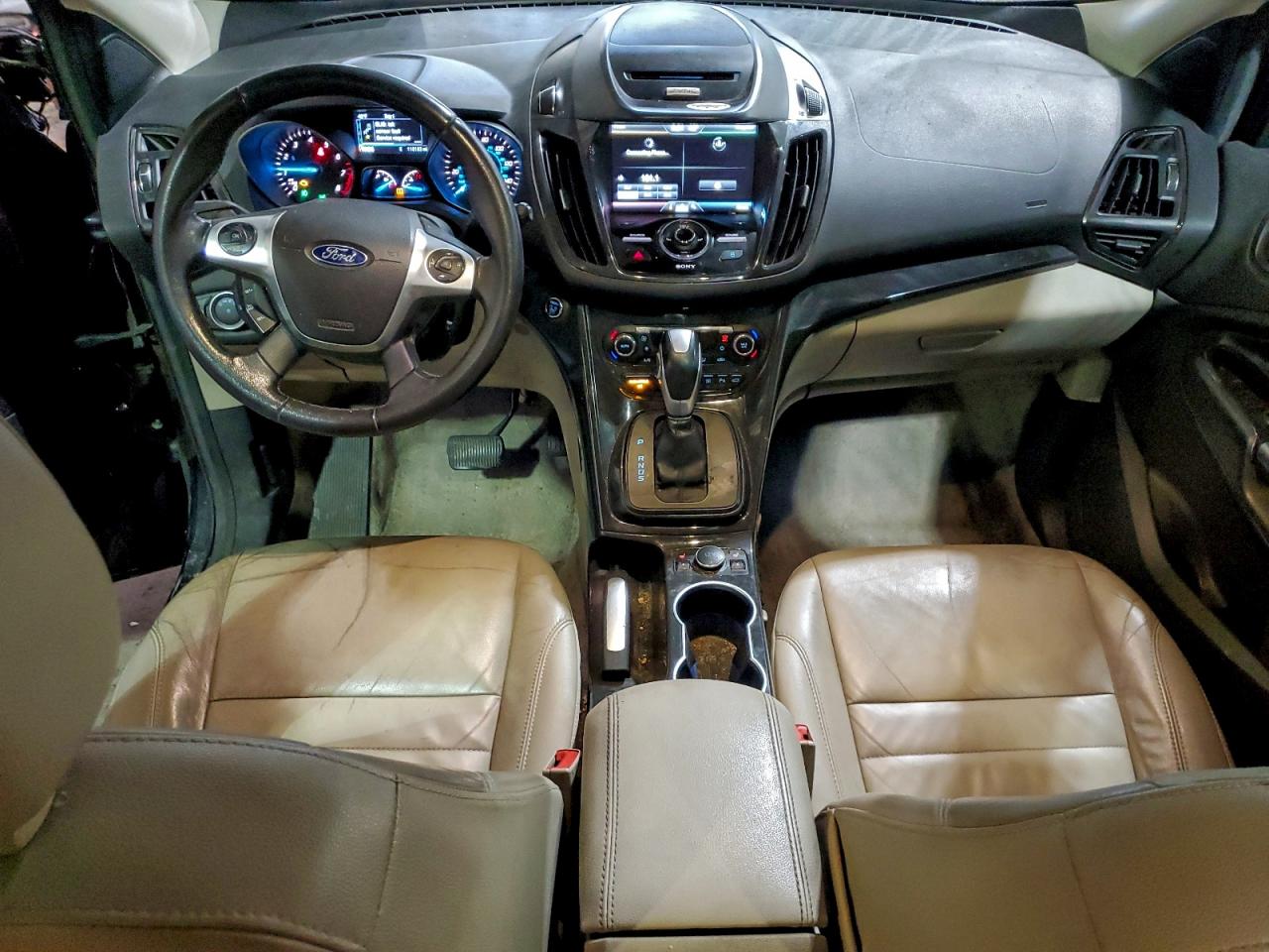 Ford Escape Titanium Image 10