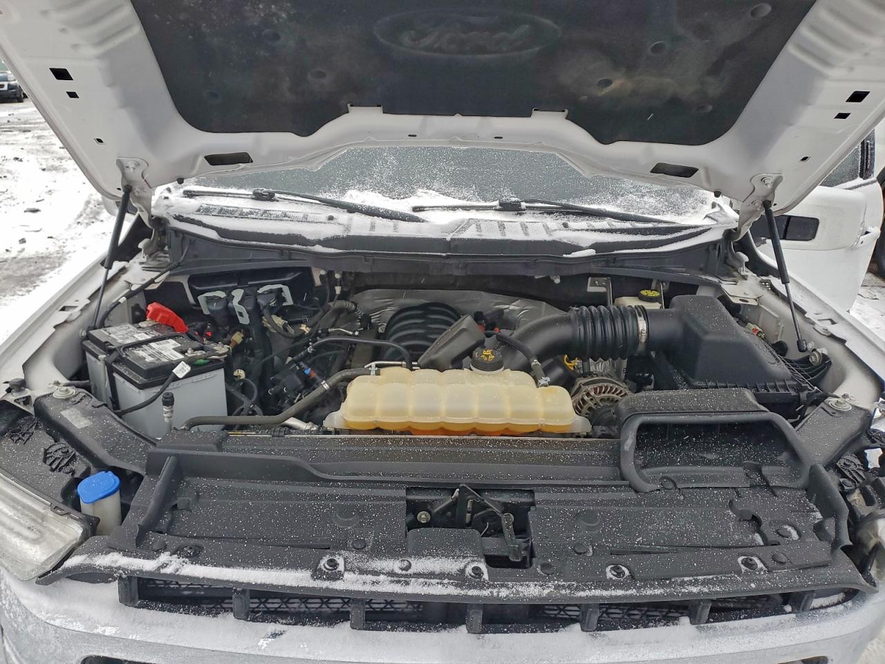 Ford F-150 Supercrew Image 4