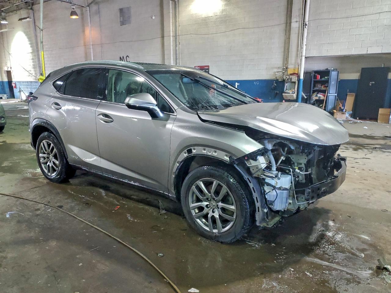 Lexus NX 300h Image 4