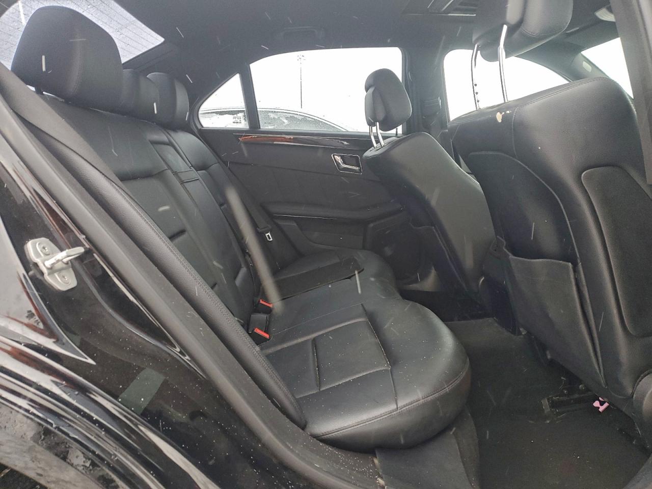 Mercedes-Benz E-Class 350 4matic Image 10