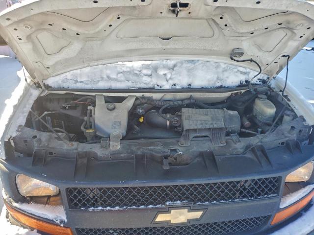 Chevrolet Express Image 11