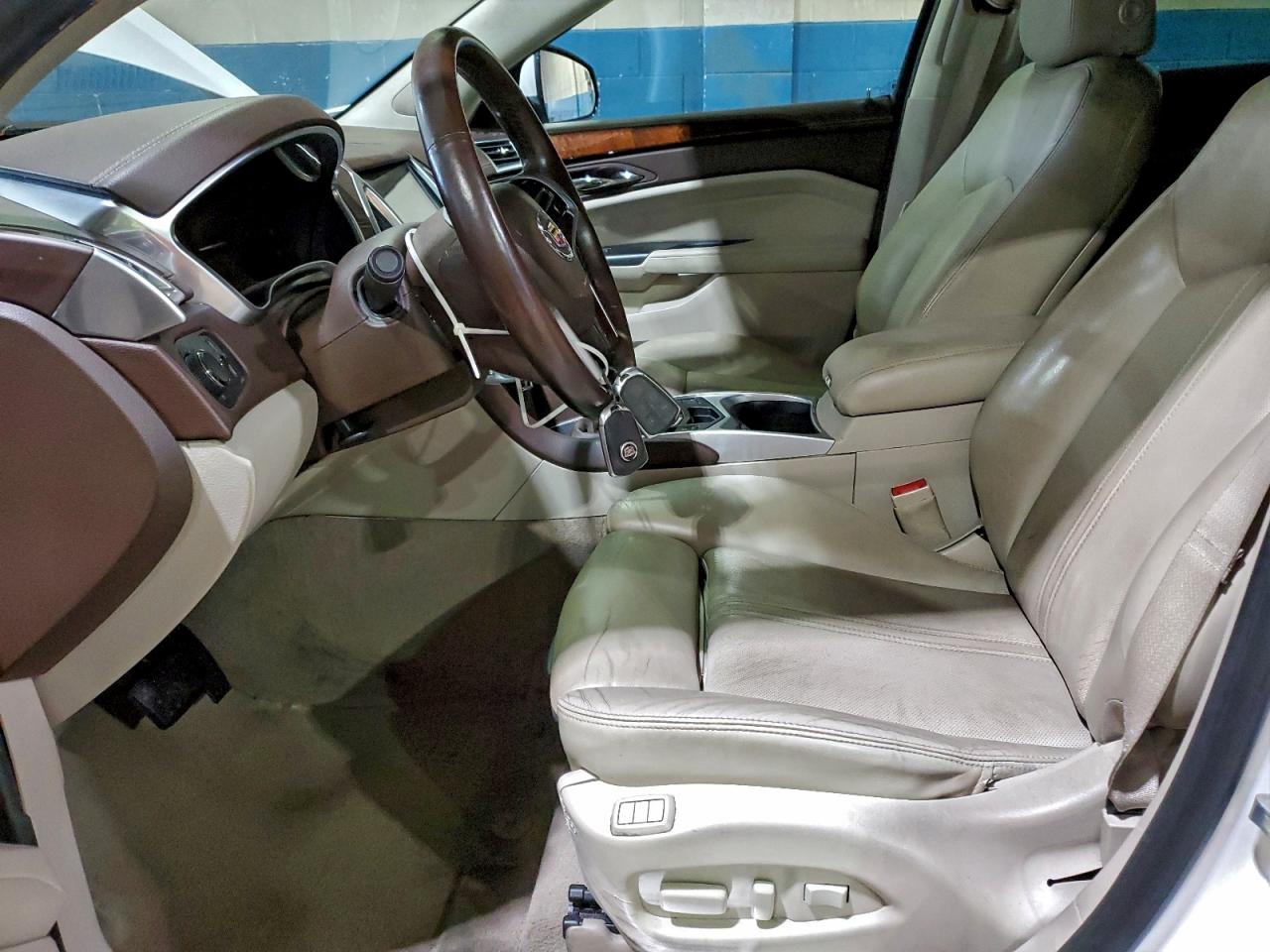 Cadillac SRX Luxury Collection Image 7