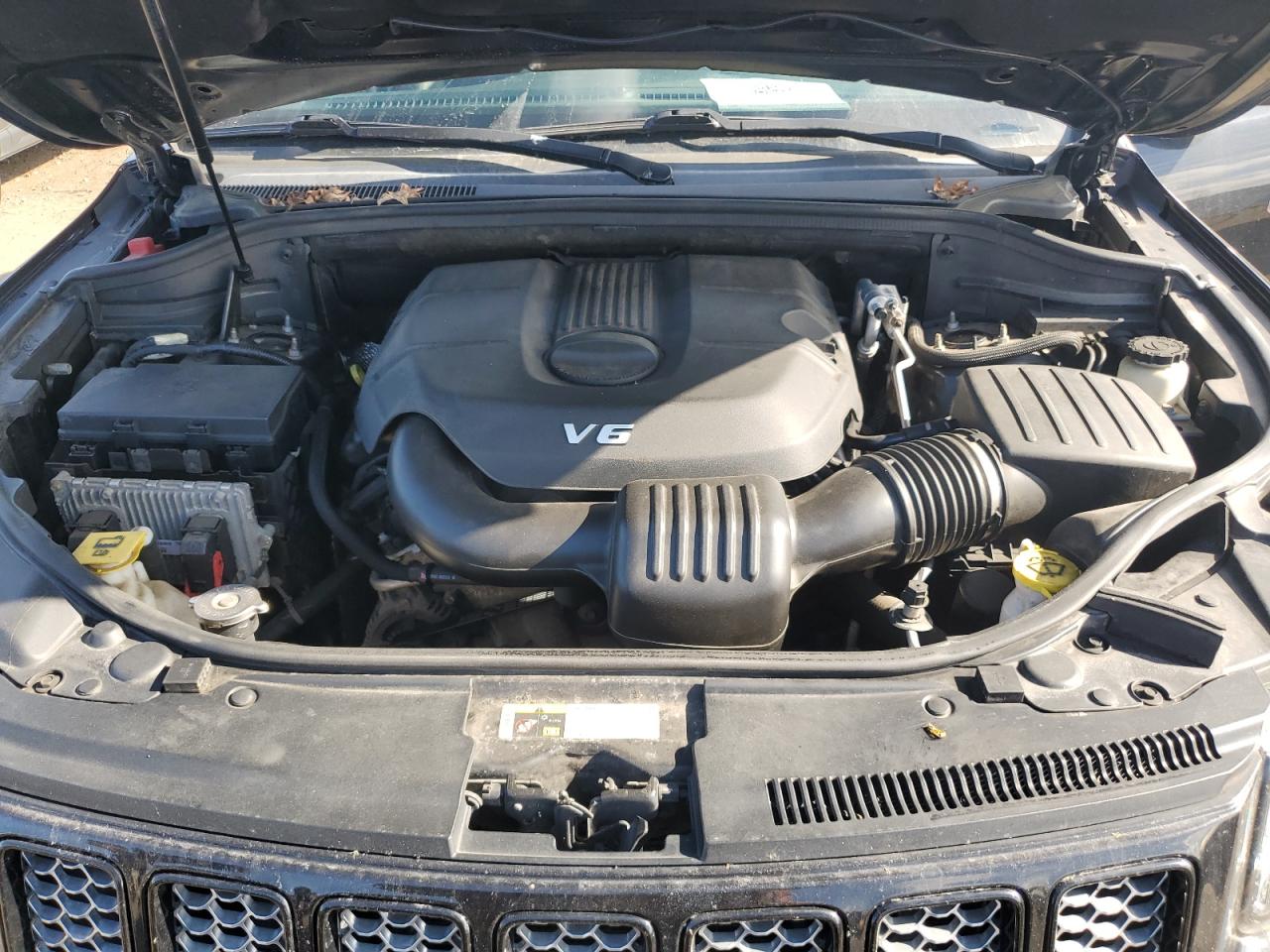 Jeep Grand Cherokee Laredo Image 8