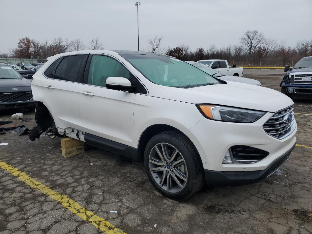 Ford Edge Titanium Image 4