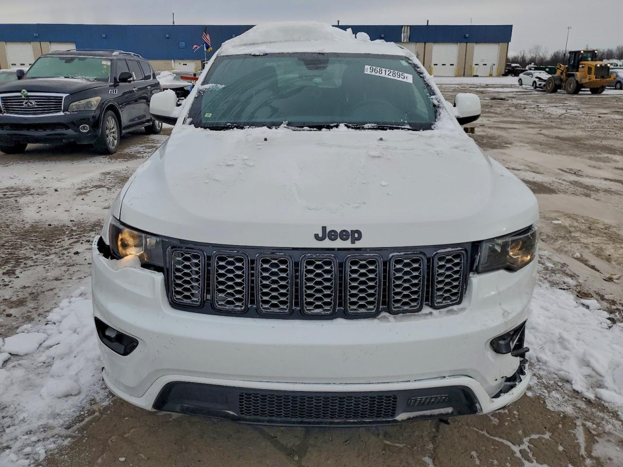 Jeep Grand Cherokee Laredo Image 3