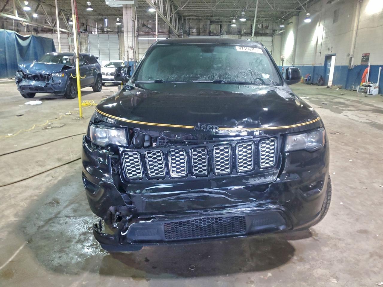 Jeep Grand Cherokee Laredo Image 3