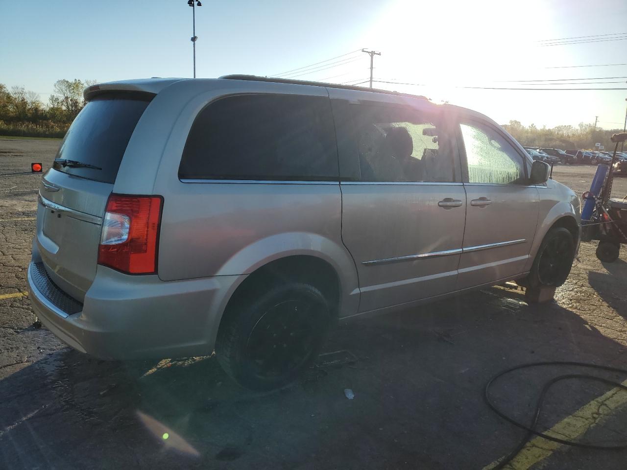 Chrysler Minivan Touring Image 14