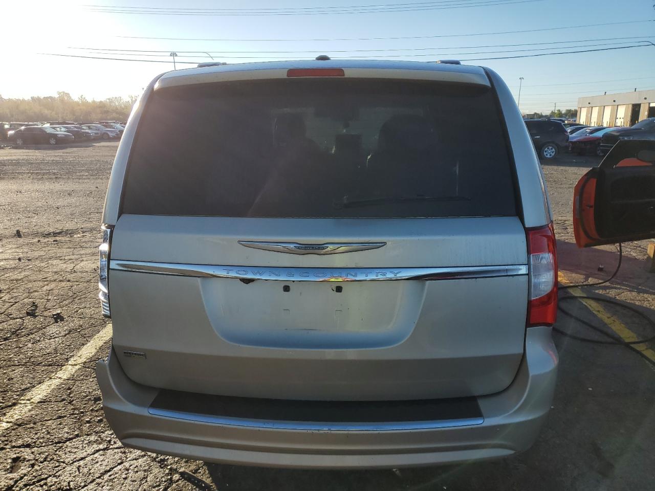 Chrysler Minivan Touring Image 4