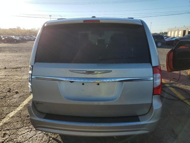 Chrysler Minivan Touring Image 4