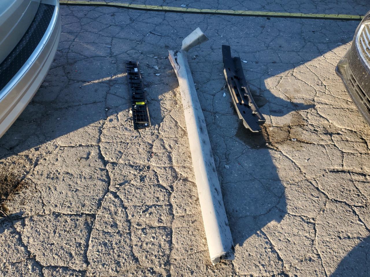 Chrysler Minivan Touring Image 11