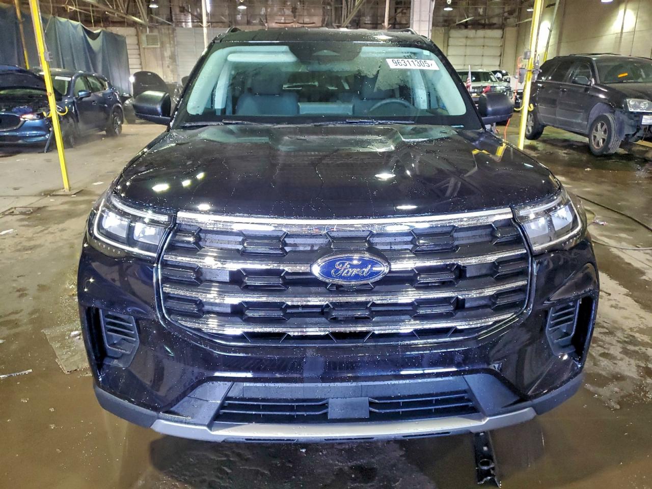 Ford Explorer Active Image 6