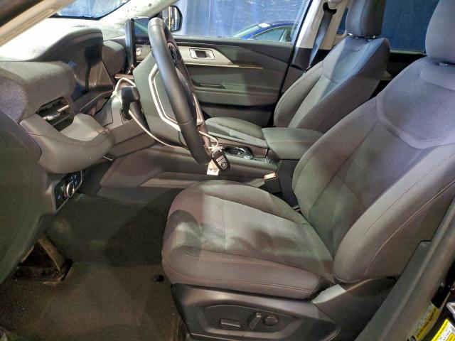 Ford Explorer Active Image 5