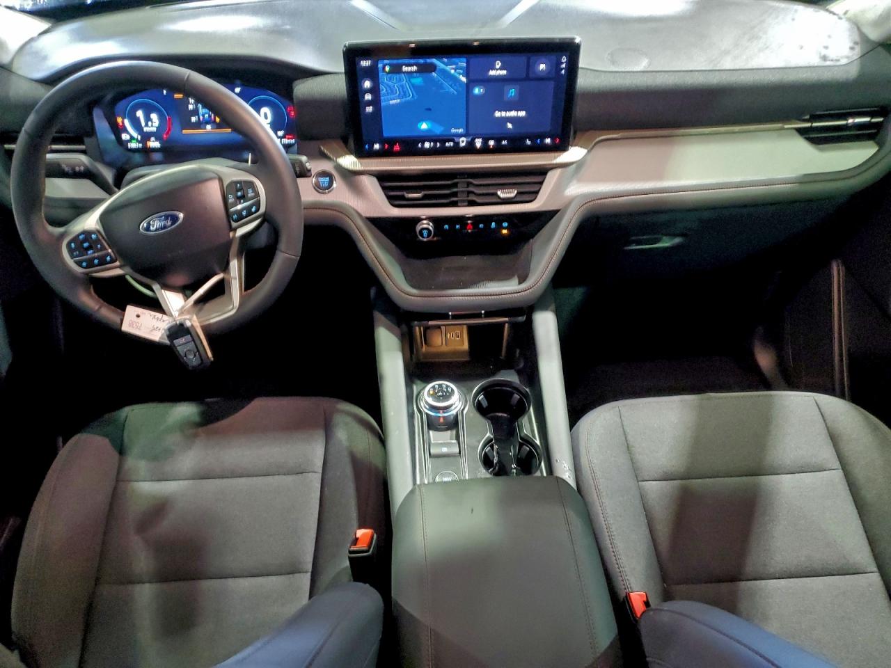 Ford Explorer Active Image 3