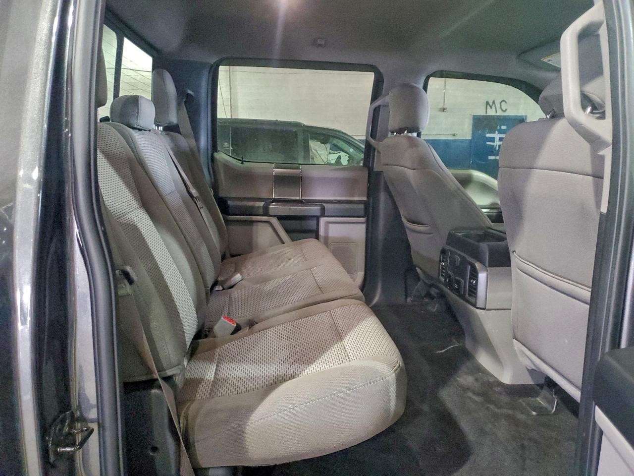 Ford F-150 Supercrew Image 8