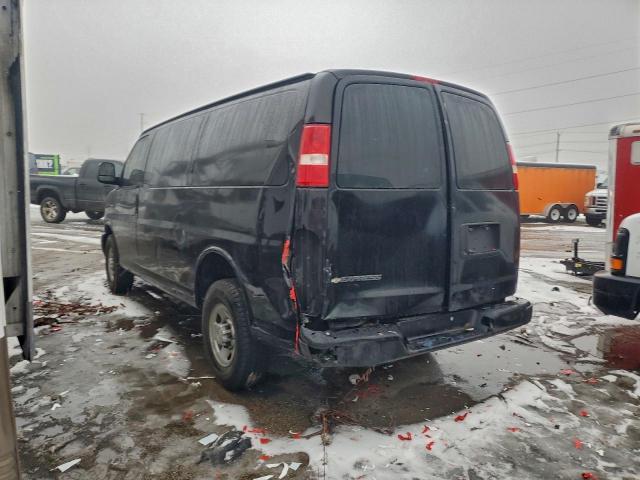 Chevrolet Express Image 4