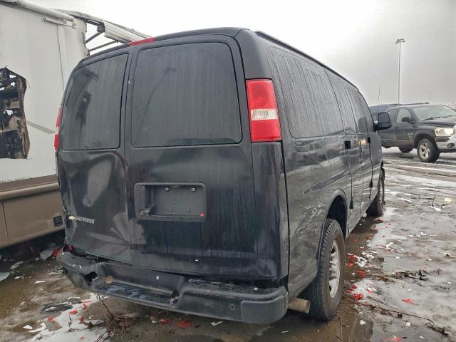 Chevrolet Express Image 2