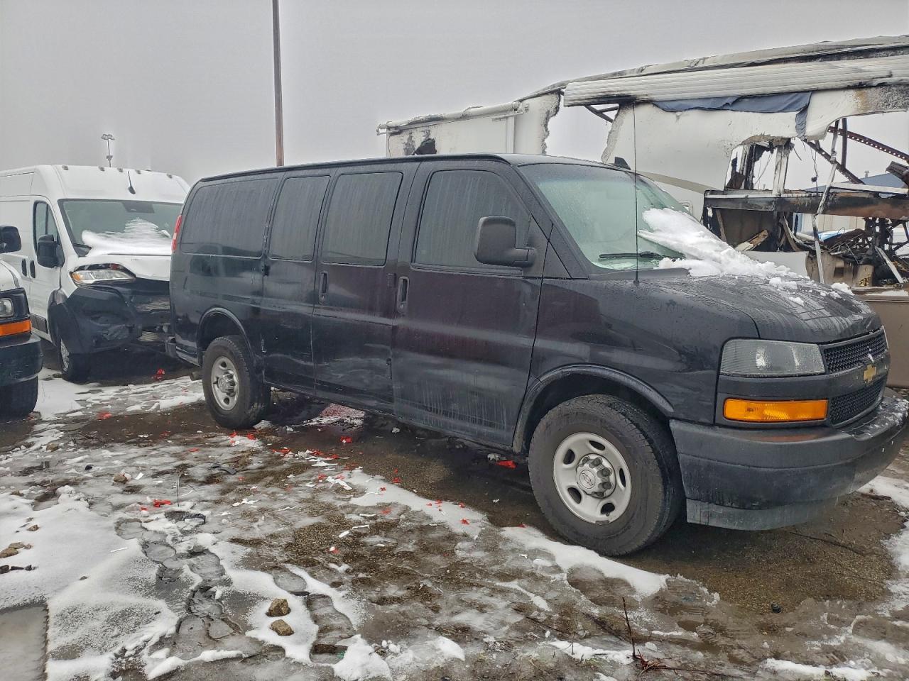 Chevrolet Express Image 3