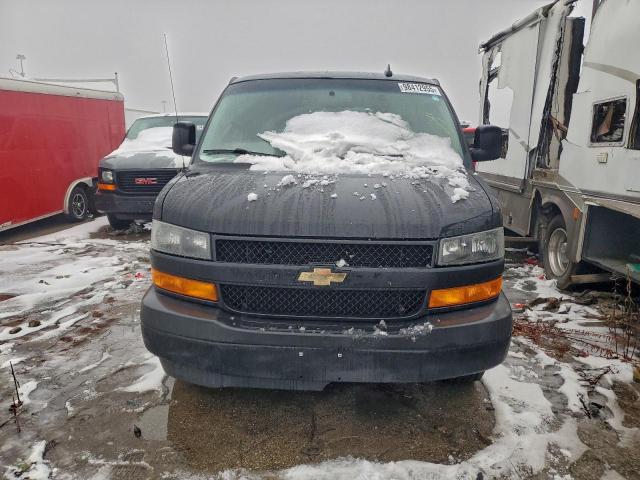 Chevrolet Express Image 5