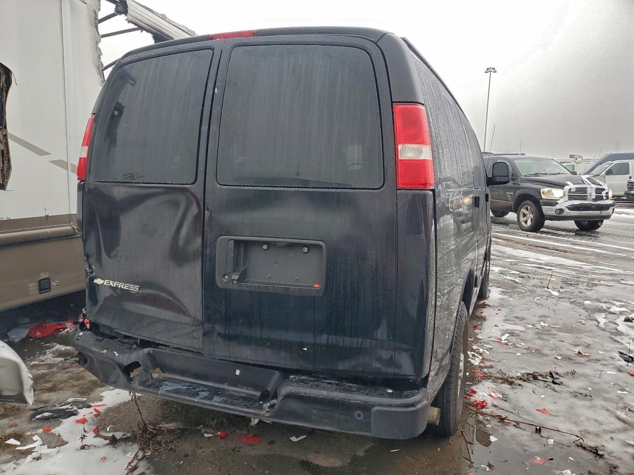 Chevrolet Express Image 8