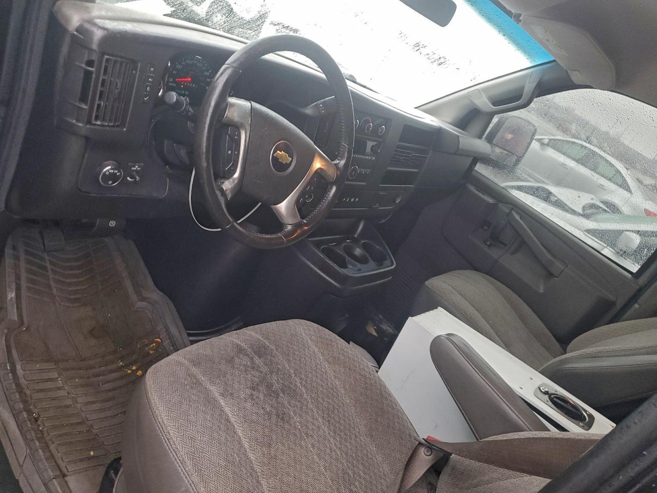 Chevrolet Express Image 11