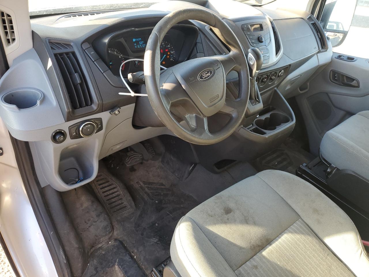 Ford Transit T-250 Image 13