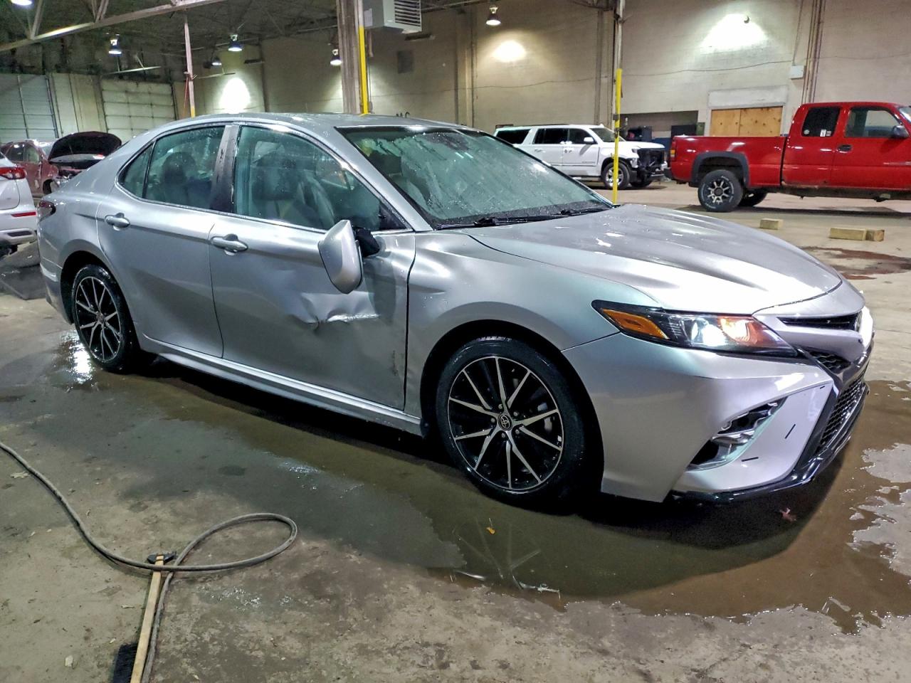 Toyota Camry Se Image 6