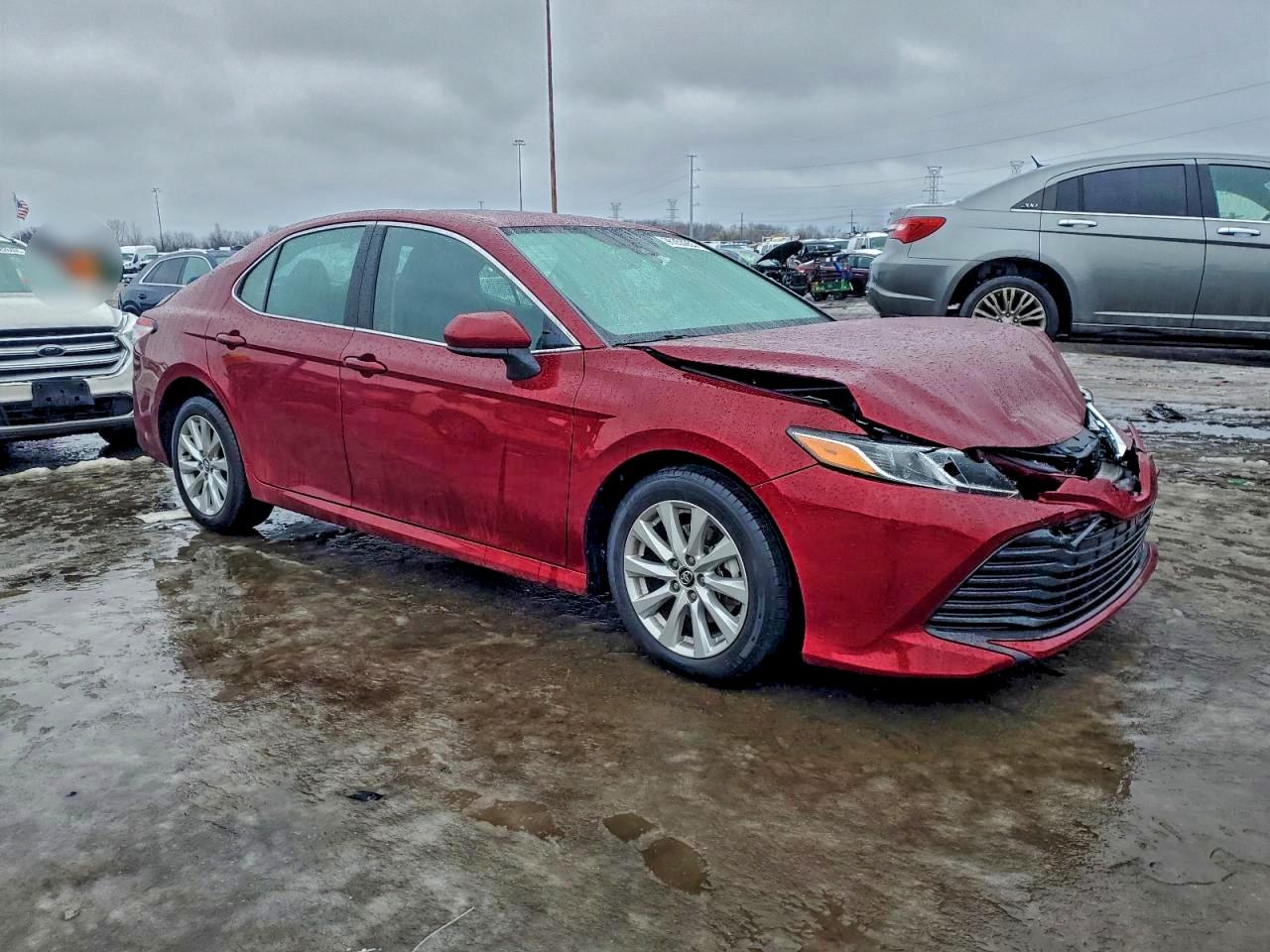 Toyota Camry Le Image 4