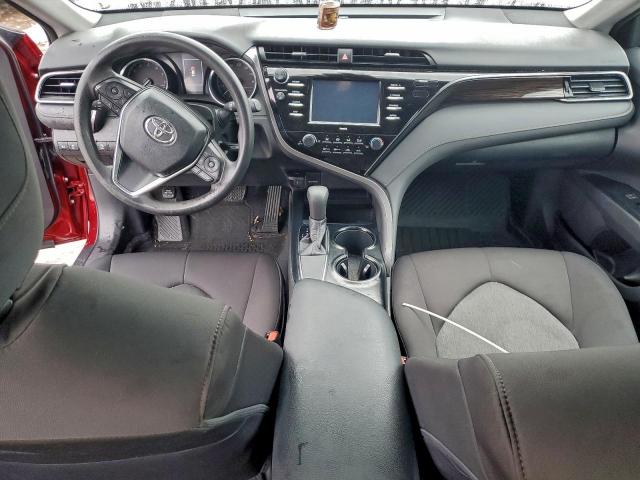 Toyota Camry Le Image 10