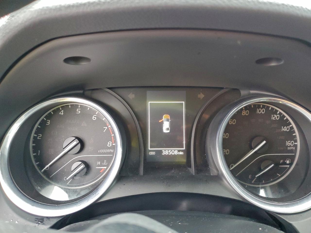 Toyota Camry Le Image 9