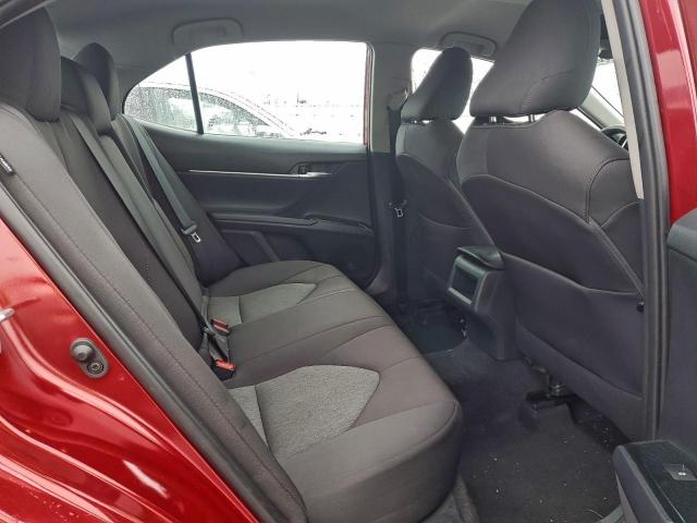 Toyota Camry Le Image 7