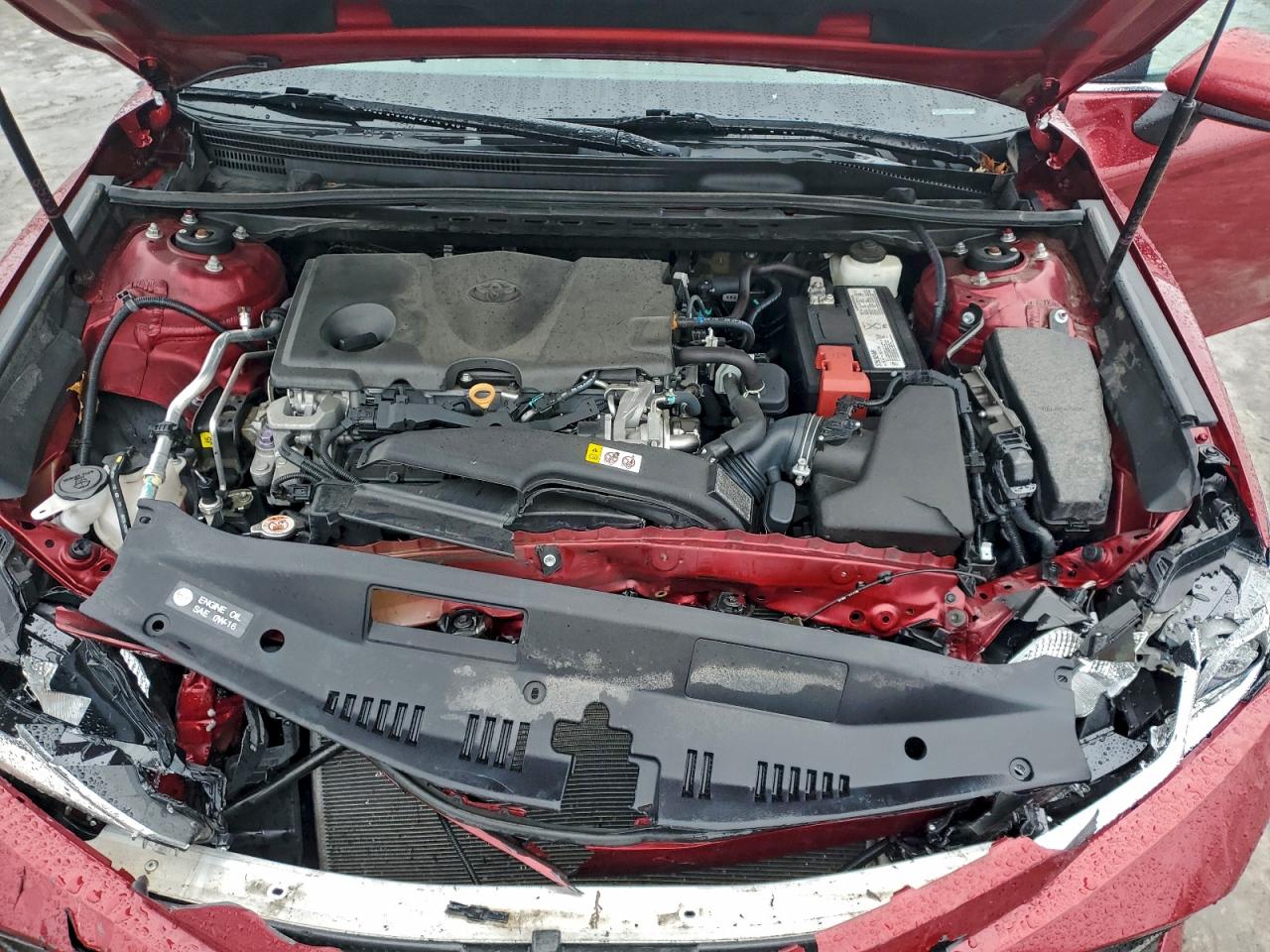 Toyota Camry Le Image 8