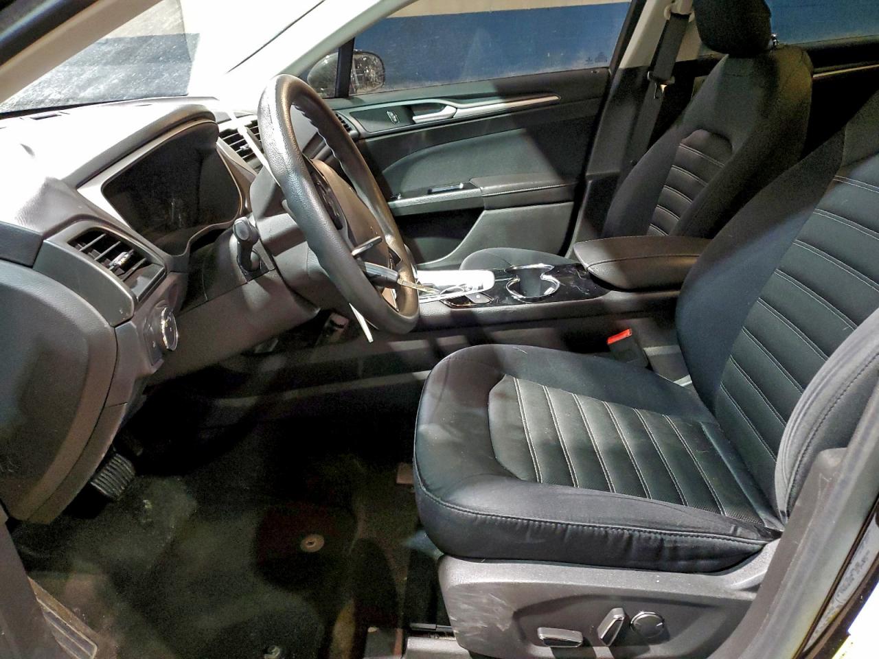 Ford Fusion Se Image 8